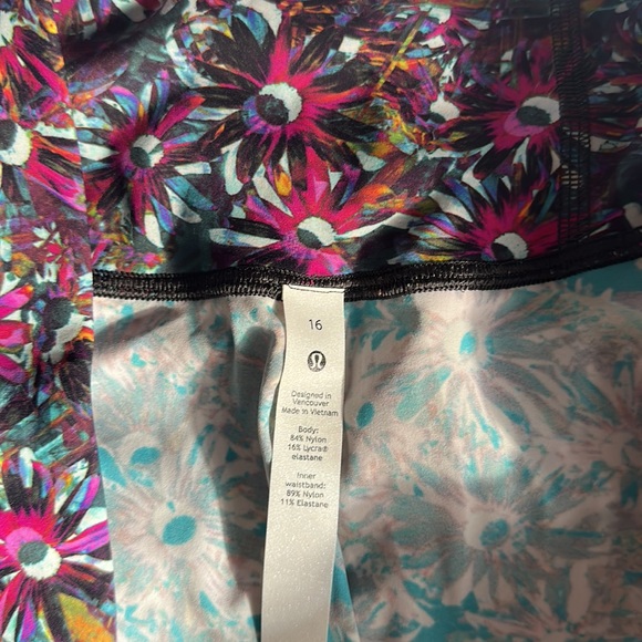 Lu Lu lemon pants - Picture 3 of 6